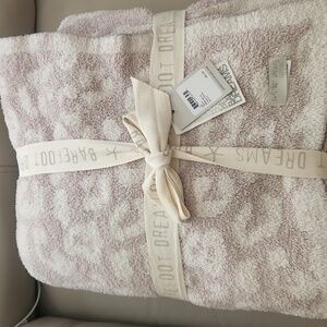 Barefoot dreams throw blanket